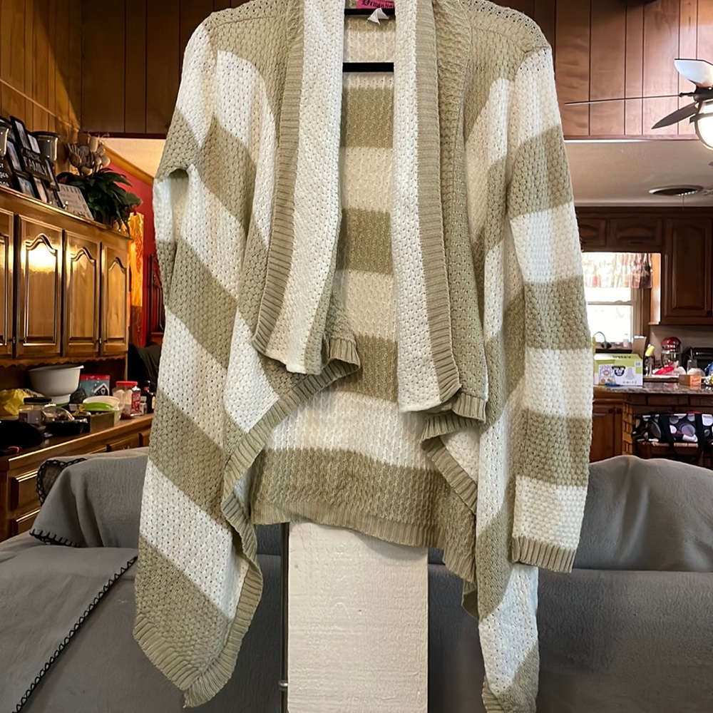 Demanding Long Sleeve Wrap Sweater Shrug Size X-Large